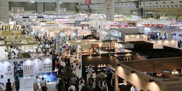 日本雜貨展GIFTEX TOKYO是日本領(lǐng)先的禮品、家居用品、文具、室內(nèi)設(shè)計(jì)用品、廚餐具廚具用品、時(shí)尚流行配飾、美容美保用品和嬰幼童用品的商務(wù)展會(huì)。 這是進(jìn)口商、批發(fā)商、零售商和來自世界各地的買家們進(jìn)行采購和尋找OEM/ODM代工廠商的最佳場所。4月、6月、9月一年三屆開展。